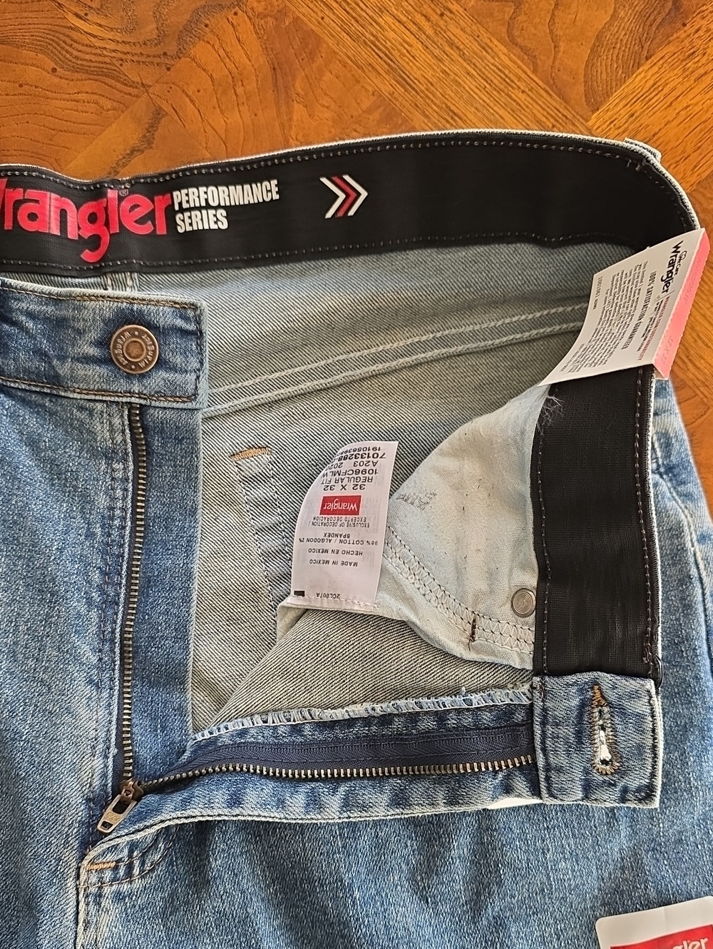 Wrangler 550 Performance Series Regular Fit Jeans Men's Size 32x32 Denim Blue - Picture 4 of 8